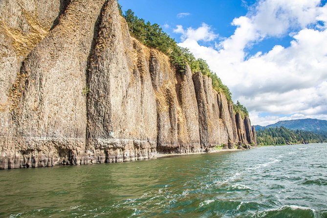 7 Wonders of the Gorge 3.5-hour Jetboat Cruise - Why the Columbia River Gorge portion matters