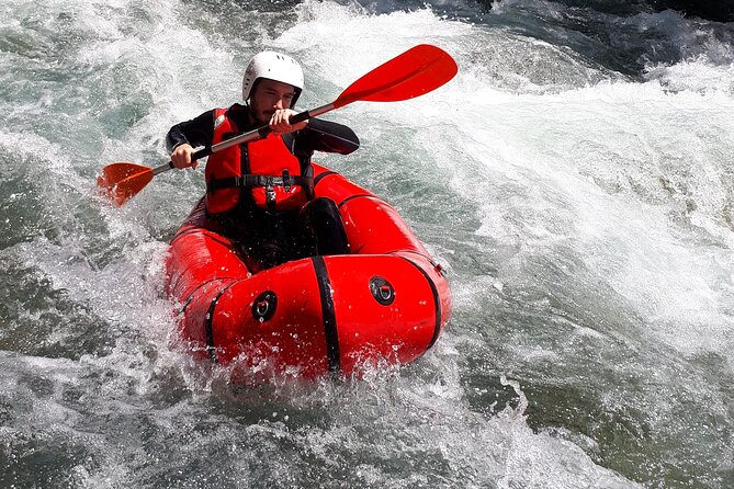 Adrenaline kayaking on the Lima and Serchio rivers in Bagni di Lucca - What makes this river trip different from ordinary rafting