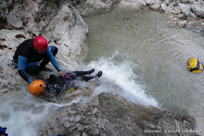 Advanced canyoning A+ package - The 45-meter Parabola waterfall