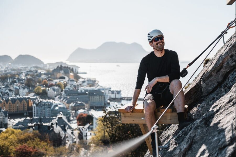Ålesund: Via Ferrata tour - The gentler upper section leads right to Fjellstua