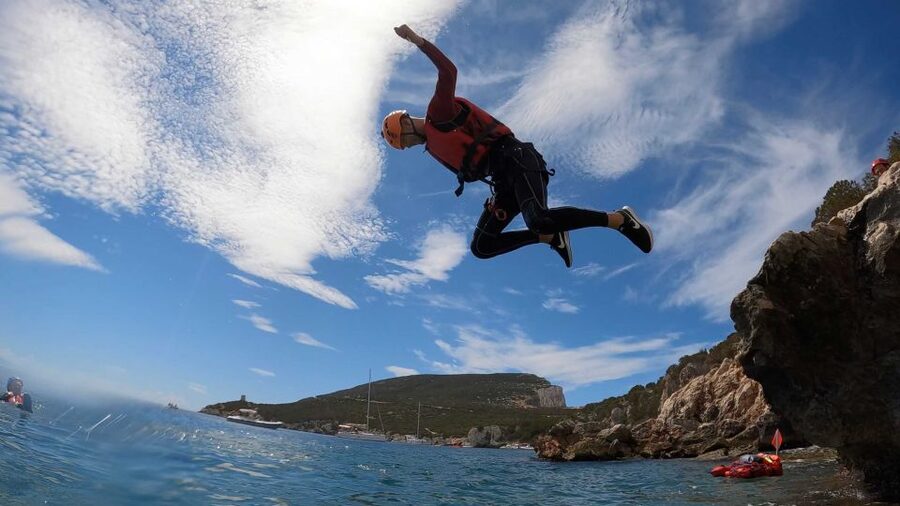 Alghero: Coasteering at Cala Dragunara in Porto Conte Park - Choosing the 1 to 6-meter jumps