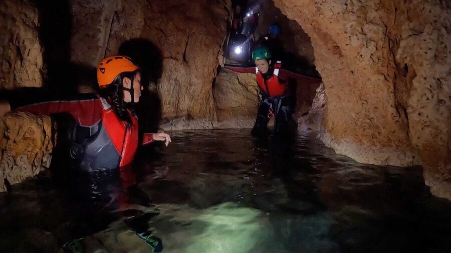Alghero: Coasteering at Cala Dragunara in Porto Conte Park - The guide and the small-group advantage