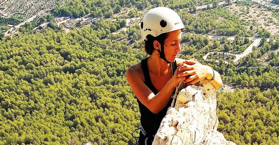 Alicante: Via Ferrata del Ponoig Guided Trek and Climb - The safety lesson comes before the hard part