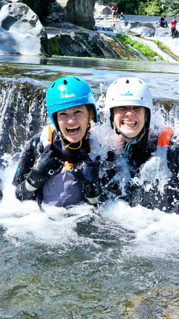 Avventura ed Adrenalina: Body Rafting nelle Gole Alcantara - Entering the Alcantara Gorge by river