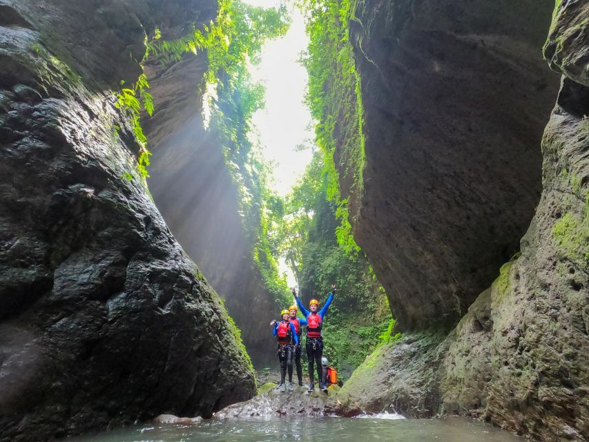 Bali: Aling Canyon Canyoning Tour - Lunch, showers, and the photo handoff