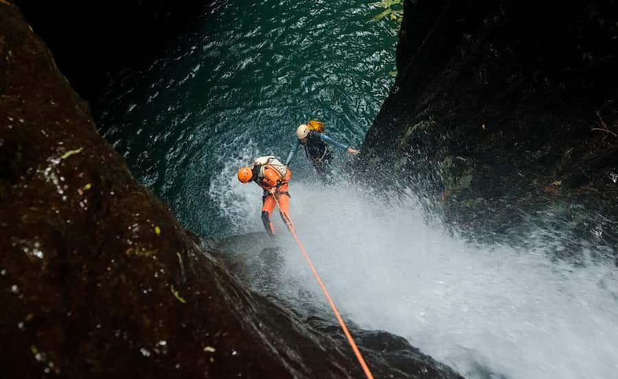 Bali: Canyoning Adventure at Aling Waterfall - Seven jumps, from a low start to a 15-meter test