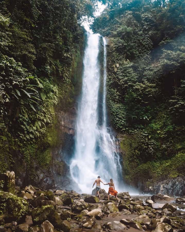 Bali: Cliff Jumping Gitgit Waterfalls & Rice Terrace Tour - Lunch in Singaraja and the real price of the day