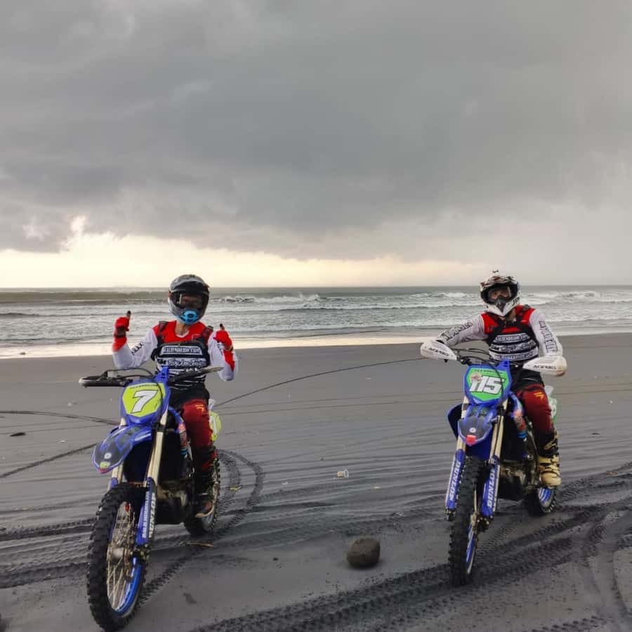 Bali: Extreme Dirt Bike Experience in Nature - Open fields and the route toward the beach