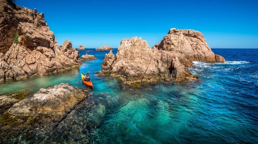 Barcelona: Costa Brava Kayak, Snorkel & Cliff Jump & Lunch - Practical packing advice