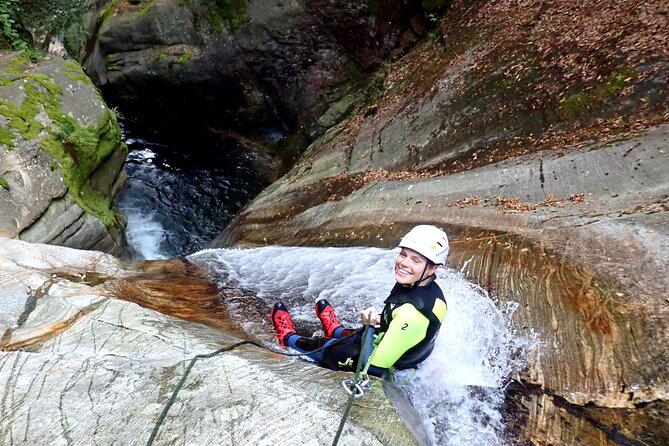 Basic Corippo Canyoning Experience in Valle Verzasca - A safety briefing before the first jump