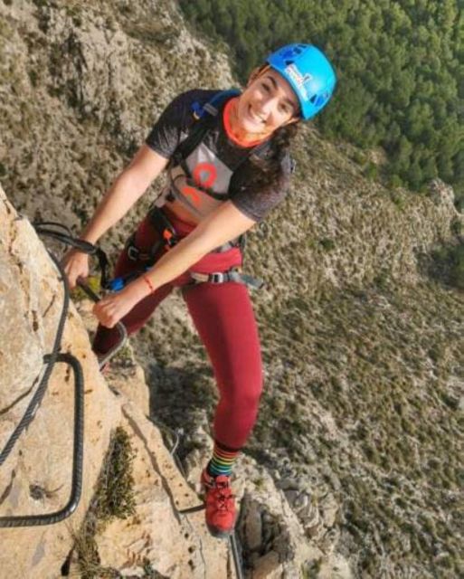 Benidorm: Via ferrata Ponoig, cerca de la Nucia - Climbing the first vertical section