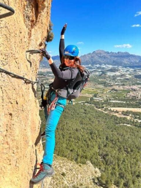 Benidorm: Via ferrata Ponoig, cerca de la Nucia - Reaching the Sleeping Lion viewpoint