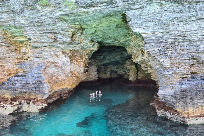 Bermuda Private Boat Charter: Snorkel, Cliff Jumping & Sightseeing - Key points at a glance