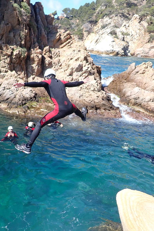 Blanes: Coasteering - the best coasteering in costa Brava - Sea caves and rock formations