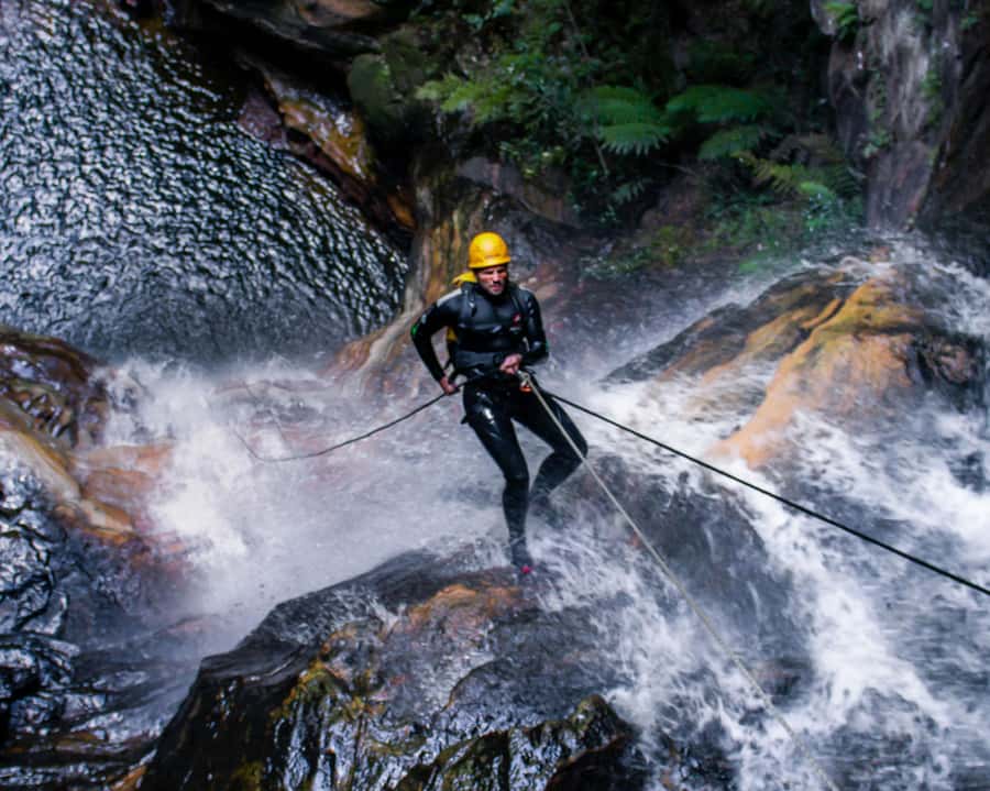 Blue Mountains: Abseiling and Canyoning Experience - Lunch before the wet section