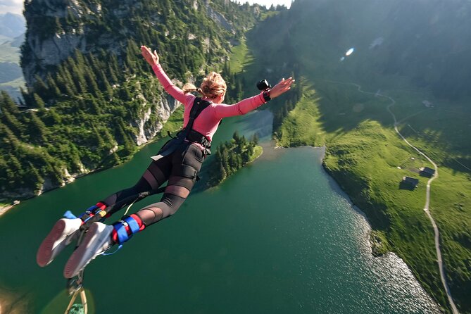 Bungy Jump Stockhorn with OUTDOOR - Riding the gondola to the Chrindi station