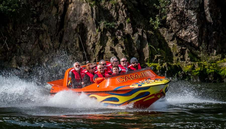 Cambridge Waikato New Zealand: Tour -45 Min Extreme Jet Boat - The first run up the Waikato River