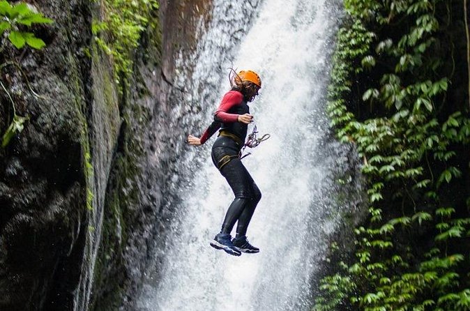 Canyoning Discovery in Dominica - What the guides add beyond rope work