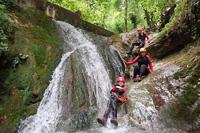 Canyoning discovery in the Vercors - Grenoble - Moving through the river in a neoprene suit