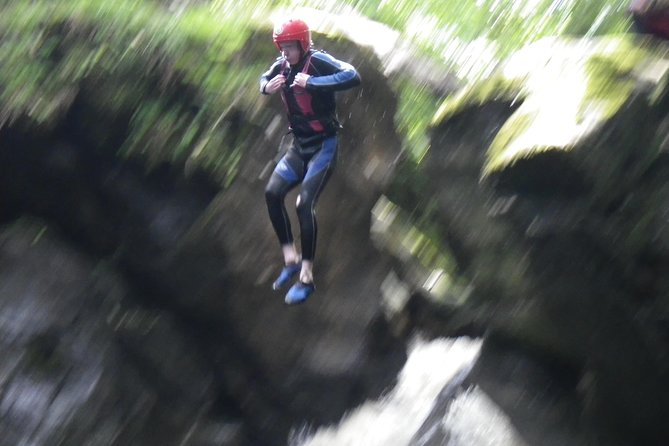 Canyoning Half-Day Trip at Keltneyburn from Aberfeldy - Why the guide and equipment matter
