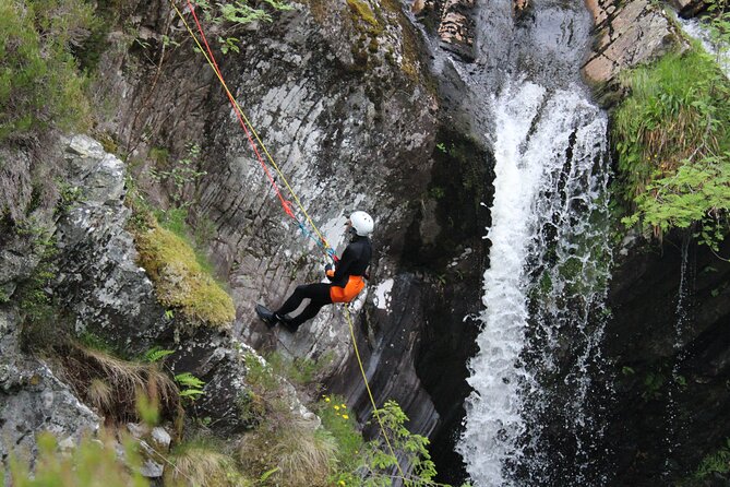 CANYONING in Laggan Canyon | Roybridge, Scotland - Entering the canyon with a small group