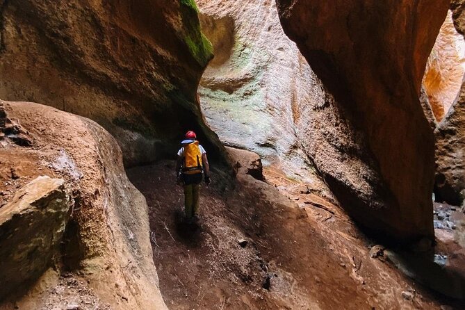 Canyoning in Los Arcos - Los Arcos turns volcanic ash into an adventure