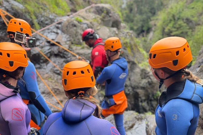 Canyoning in Madeira - Level 2 - A small group helps the route keep moving