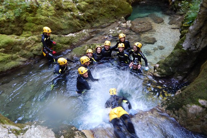 Canyoning in Nevidio Canyon - Moving through Nevidio from 11:00 to 15:00