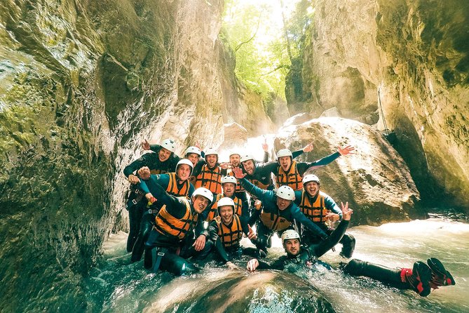 Canyoning Interlaken with OUTDOOR - Your first challenge: the 10-meter rappel