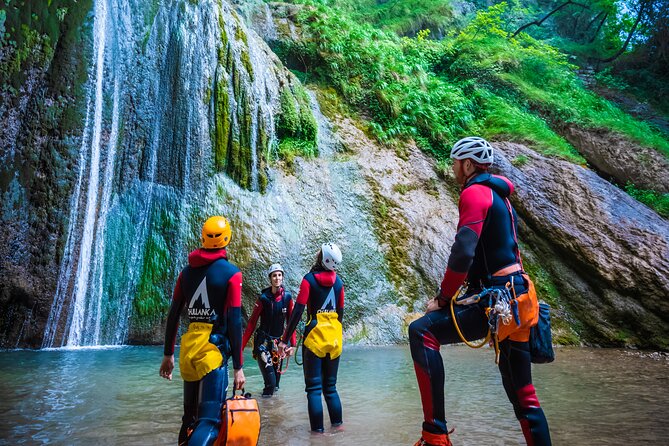 Canyoning of the Wolf Gorge - Learning to rappel without pressure