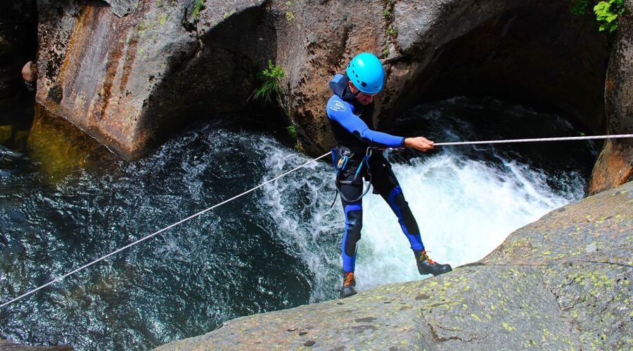 Castro Laboreiro: Water Canyoning Tour - Languages, timing, and practical planning