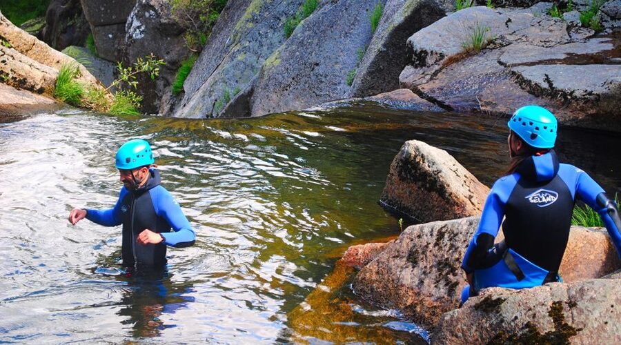 Castro Laboreiro: Water Canyoning Tour - A short safety briefing before the river