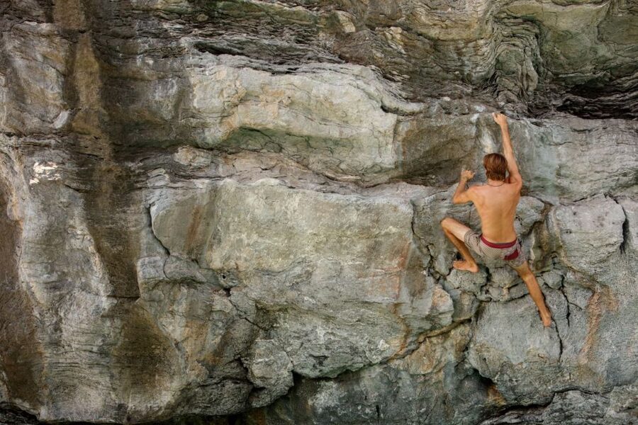 Cat Ba: Advanced Rock Climbing & Cliff Jumping Boat Tour - What the climbing feels like