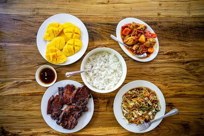 Cebu: Kawasan Canyoning, Moalboal Snorkeling, & Turtles Tour - Lunch beside the falls