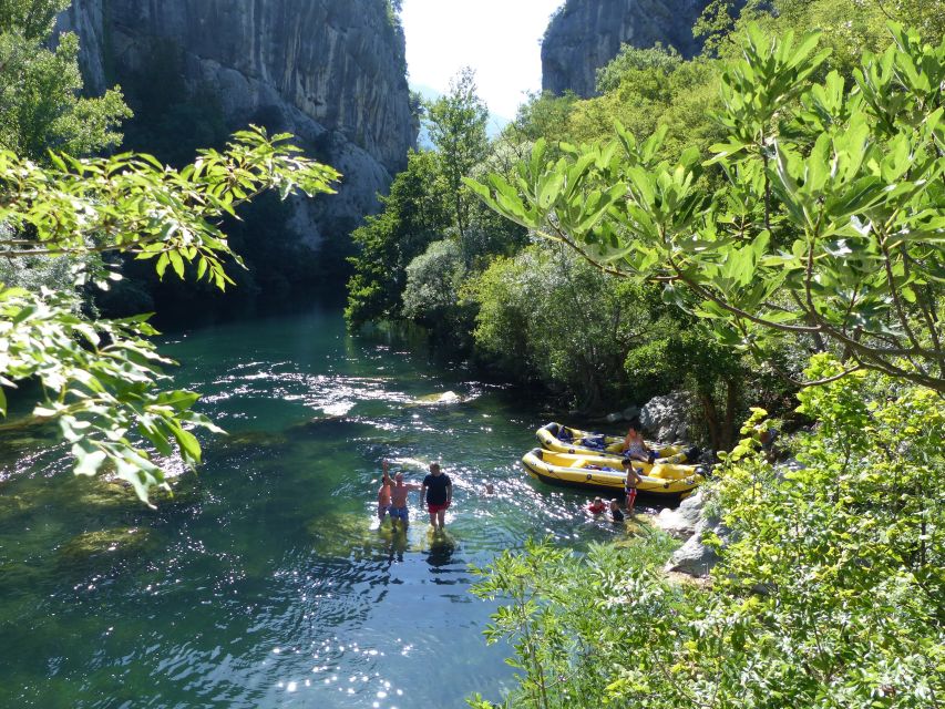 Cetina River: Rafting and Cliff Jumping Tour - Getting fitted and learning the safety basics