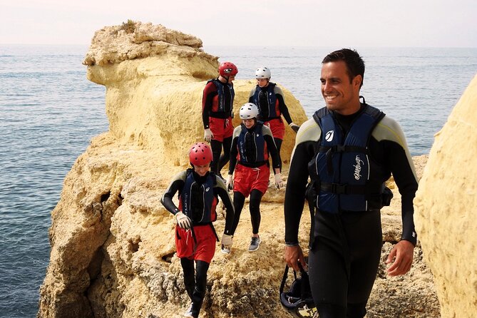 CLIFF JUMPING tour - Coasteering in Albufeira - Swimming along the cliffs and through caves