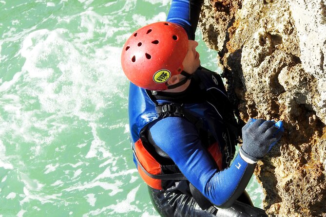 CLIFF JUMPING tour - Coasteering in Albufeira - The coastal route from Coelhinha to Arrifes