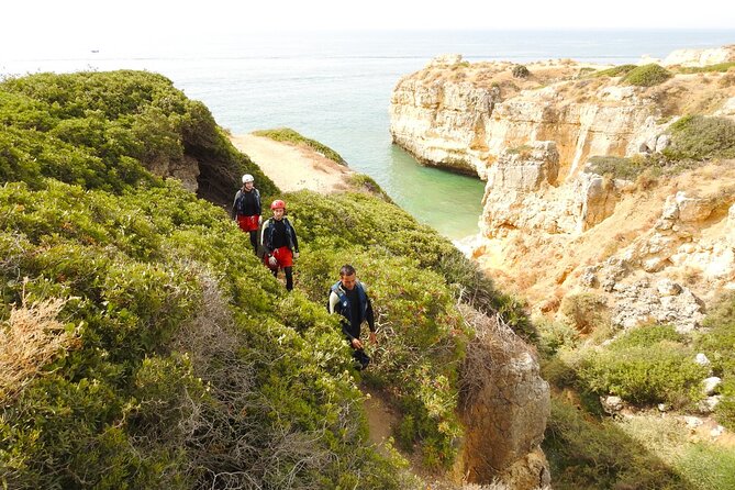 CLIFF JUMPING tour - Coasteering in Albufeira - How hard is the two-hour outing?