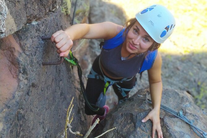 Climbing + Zipline + Via Ferrata + Cave. Adventure route in Gran Canaria - Reaching the volcanic tube