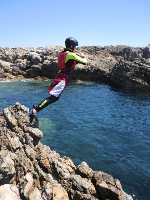 Coasteering Algarve: Cliff Jump, Swim & Climb in Sagres - The return along the cliff path
