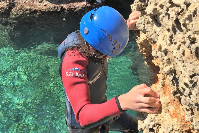 Coasteering Cliff jumping - The underwater cave and the rope descent