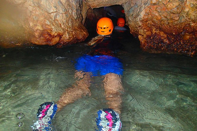 Coasteering Cliff jumping - Cielo de Bonaire meeting point at 9:50 am