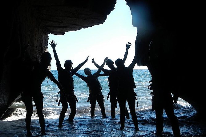 Coasteering experience in Gran Canaria - Moving along the southwest coast near Mogán