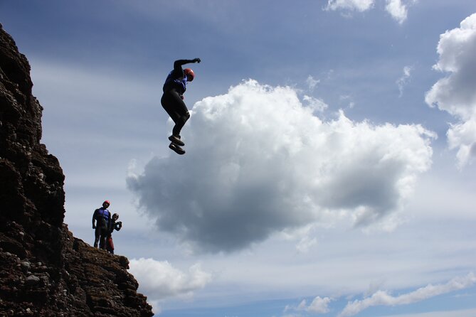 Coasteering Geopark Adventure In Torquay - Bouldering and climbing beside the sea