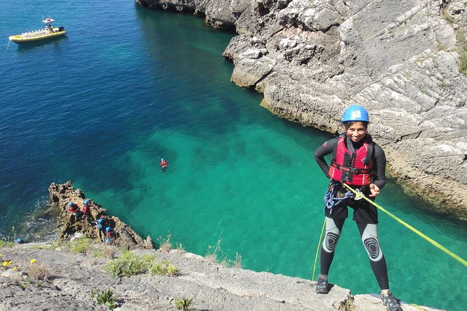 Coasteering in the Arrabida Natural Park (Lisbon region) - The guides make a real difference