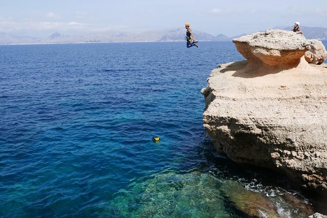Coasteering Mallorca - Your first steps in the wetsuit and harness