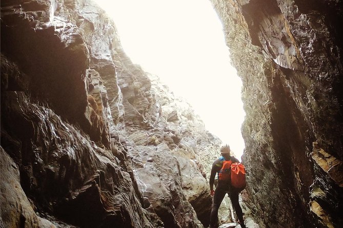 Coasteering on Anglesey - What coasteering on Anglesey is really like
