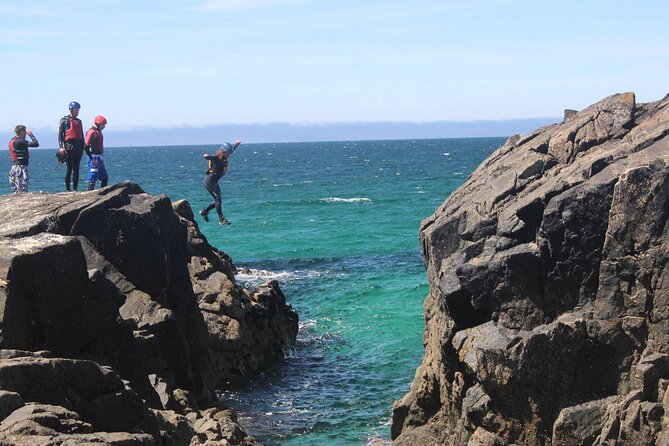 Coasteering on Irelands Wild Atlantic Way - Cliff jumps with a choice of challenge