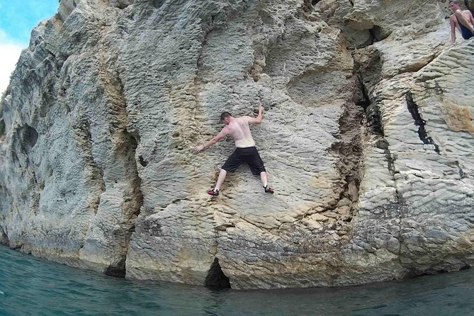 Deep Water Solo and Cliff Jumping Tour in Split - Choosing a route for your ability