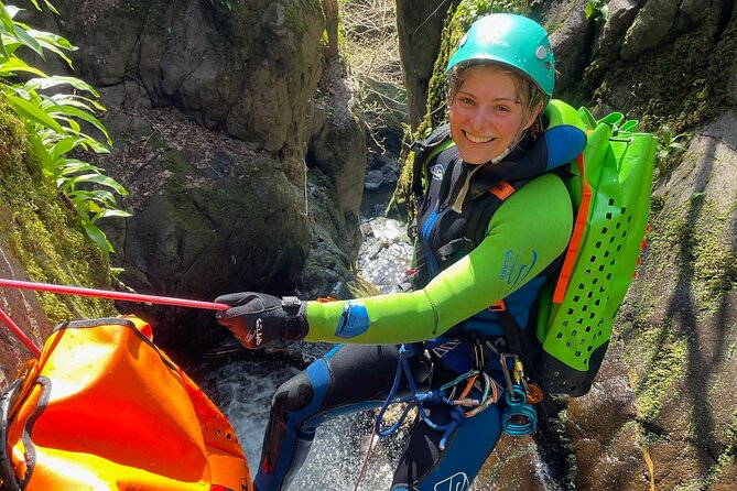 Discover Canyoning in Dollar Glen - Through the gorge: slides, jumps, and abseils